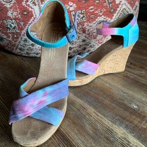 Toms Tie Dye Wedges